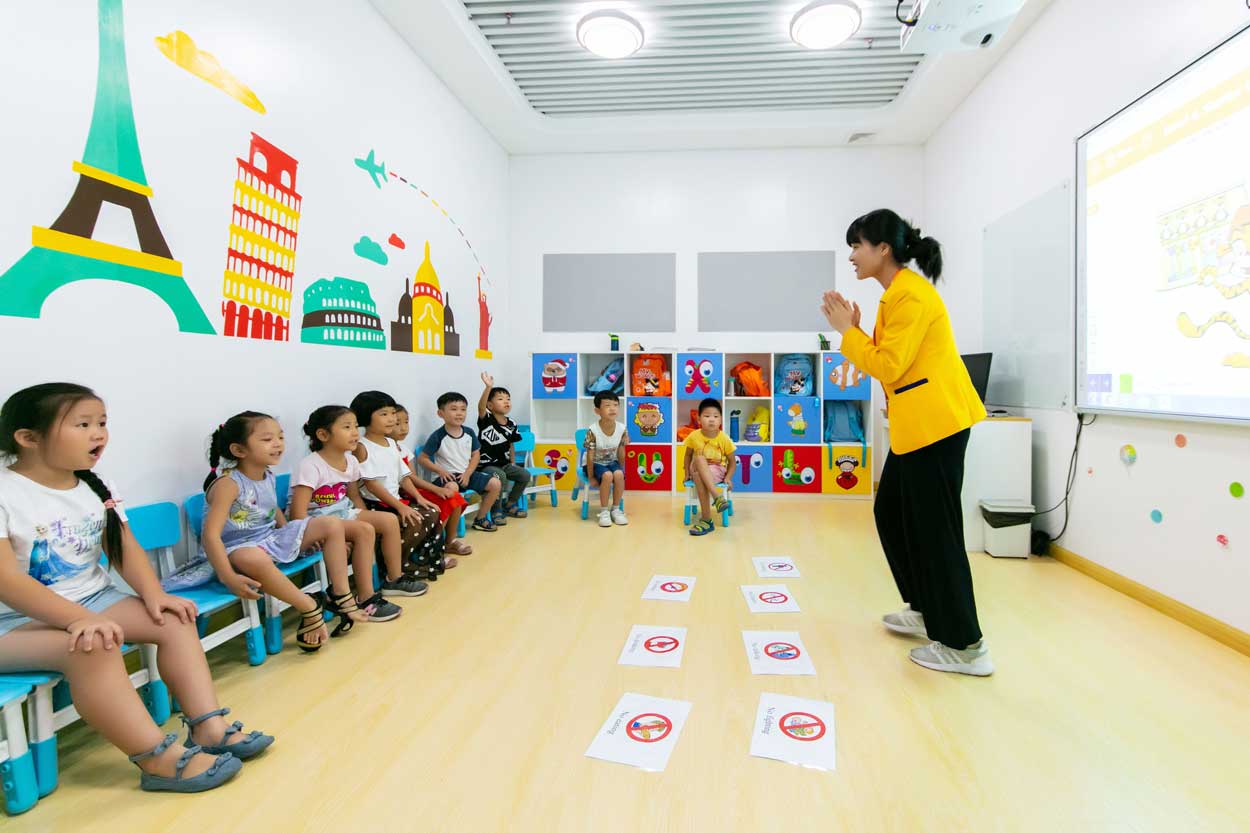 香港现代教育：校管家是我们的中央大脑